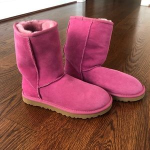 BRAND NEW never worn pink Ugg Boots!
